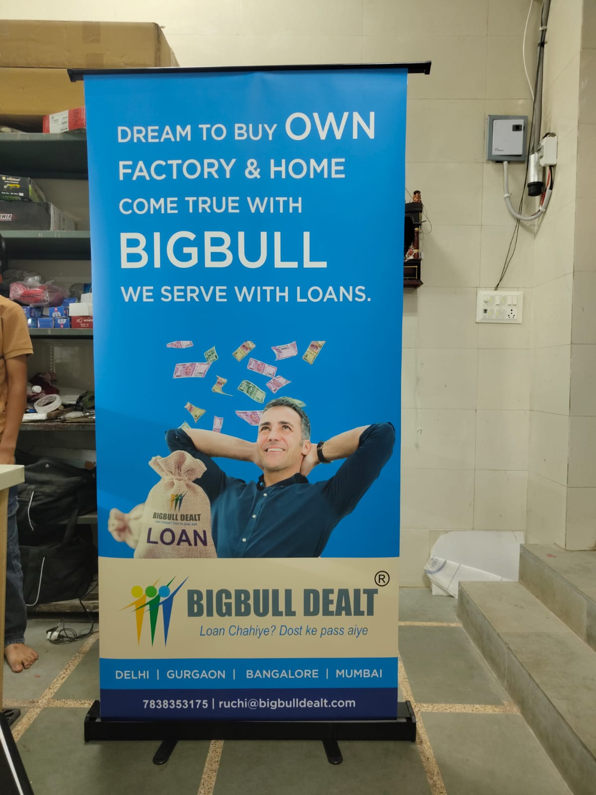 Roll-Up Banner Standee